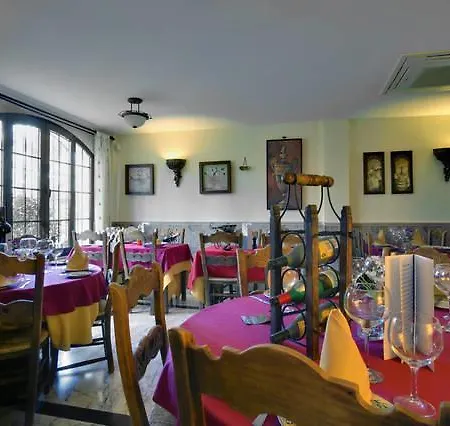 Hospederia V Centenario Hostel Estepona